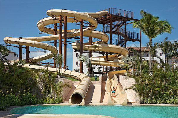 More information about "Dreams Playa Mujeres: A Great Resort for Families with Kids"