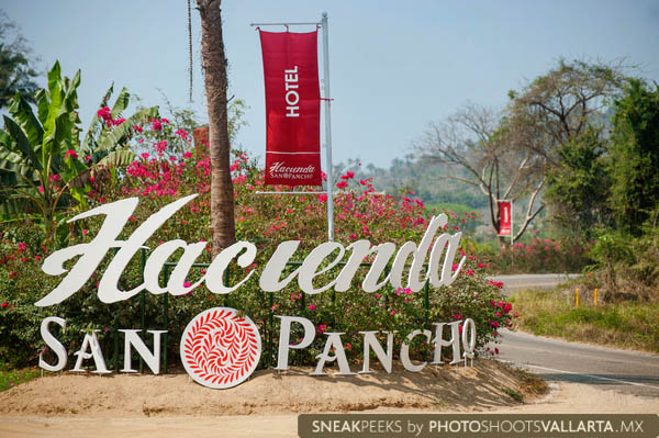 Pierre and Gabriela's beautiful 5 de Mayo in San Pancho!