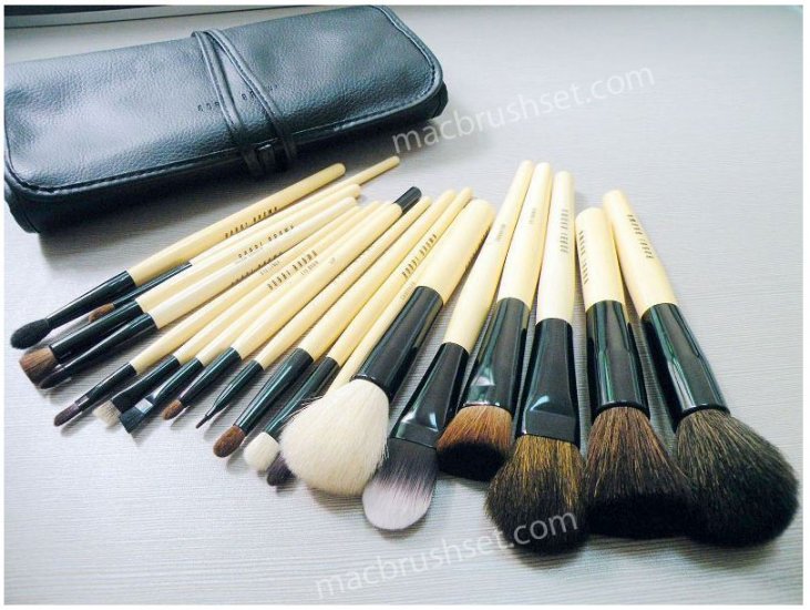 Bobbi Brown Deluxe and Professional 18 pcs MakeUp Brush Set
