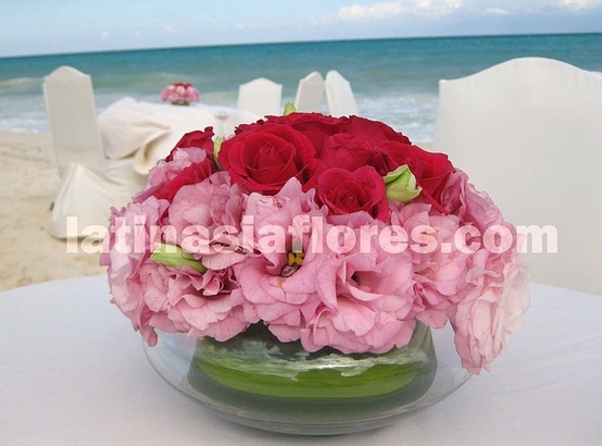 pink lisianthus and fyusha roses centerpiece