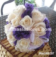 romantic look bouquet. Purple lisianthus and ivory roses