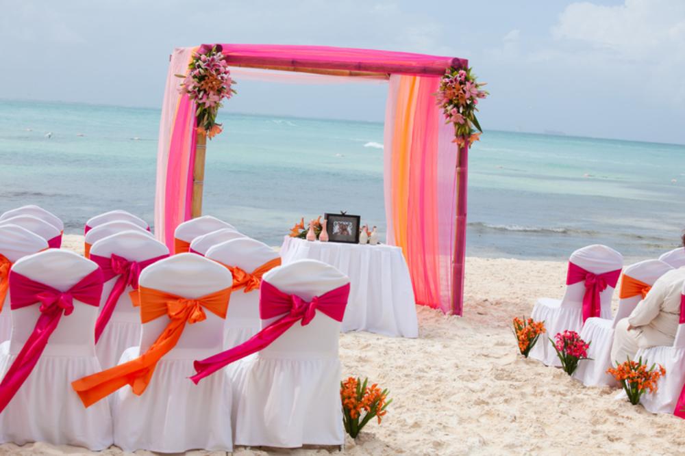 Top 5 Online Resources for Planning a Destination Wedding