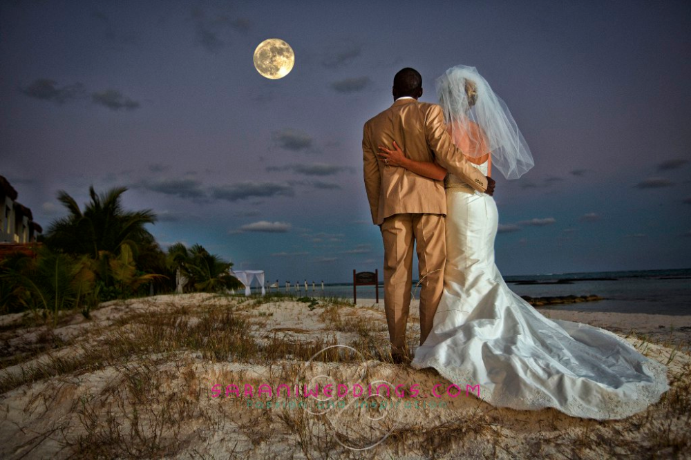 Cancun Wedding Photography
By Sarani WeddingsÂ®
www.saraniweddings.com

Facebook/saraniweddings
Pinterest/saraniweddings