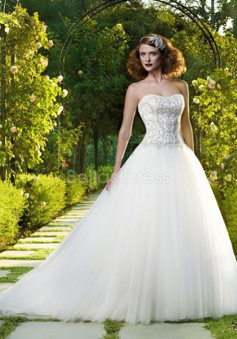 Sumptuous Floor Length Ball Gown Tulle Dropped Court Train Bridal Gown
Source: http://www.bellasdress.com/sumptuous-floor-length-ball-gown-tulle-dropped-court-train-bridal-gown-pd5595823.html