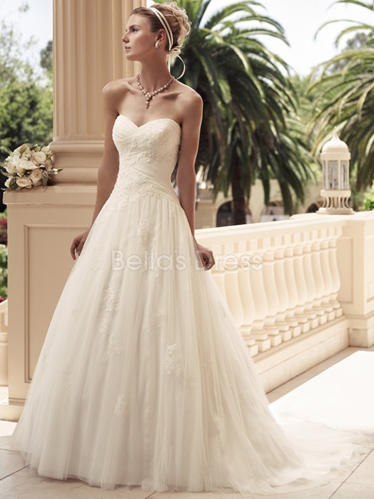 A line Sweetheart Chapel Train With Appliques Tulle Unique Wedding Dress
Source: http://www.bellasdress.com/a-line-sweetheart-chapel-train-with-appliques-tulle-unique-wedding-dresses-pd5602332.html