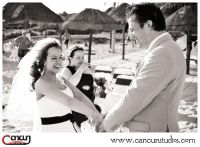 Sandos Playacar Destination Wedding photography by Cancun Studios
www.cancunstudios.com