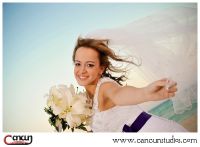 Sandos Playacar Destination Wedding photography by Cancun Studios
www.cancunstudios.com