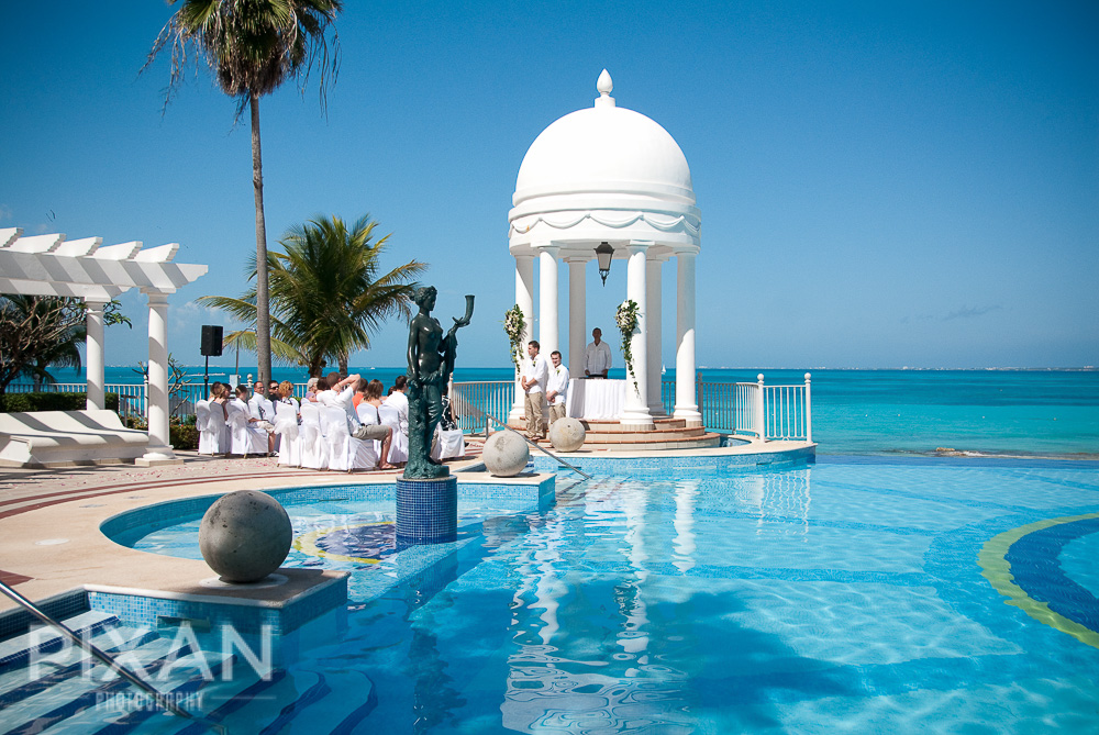 Riu Palace las Americas | Cancun | Mexican wedding venues and setups |