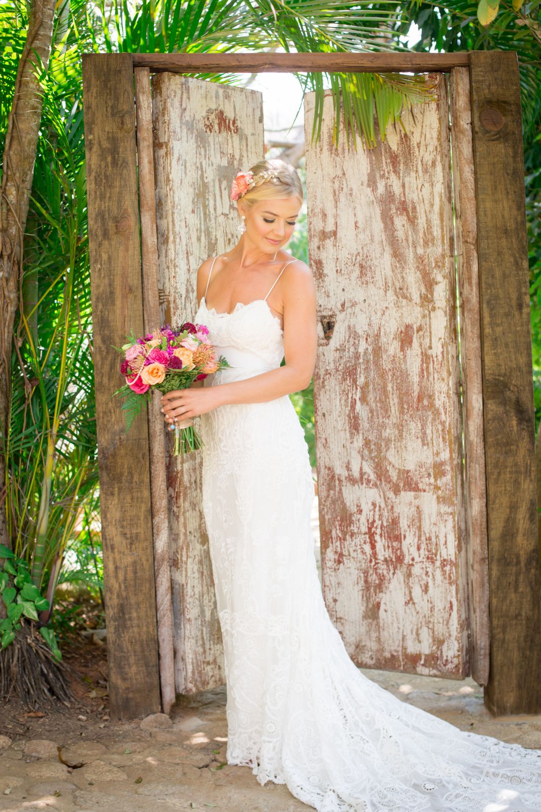 K&T - A romatic and beautiful wedding dress style