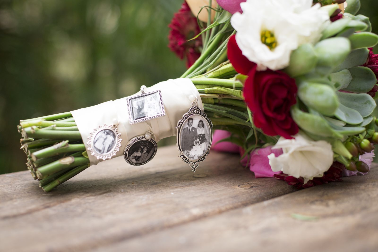 Emotinal details for wedding bouquet