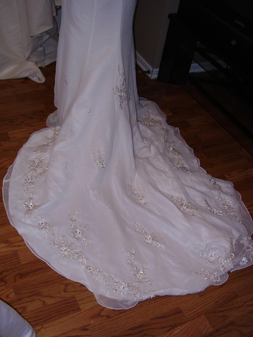 Gorgeous white chiffon dress size 10