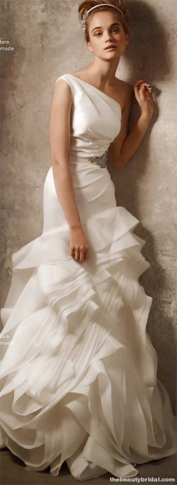One Shoulder Ivory Vera Wang Wedding Dress Size 6 