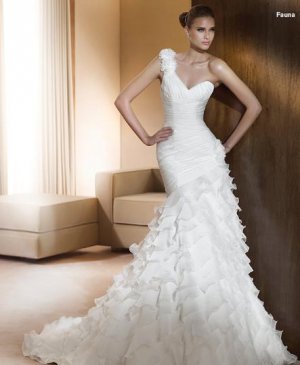 Pronovias Fauna Dress-Color Rome Organza Off-White, Size: Bridal 14 (fits a regular 10-12)