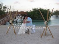 simple but not less beautiful beach wedding ceremony.