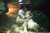 Cenote - Trash the Dress session with www.photosincancun.com