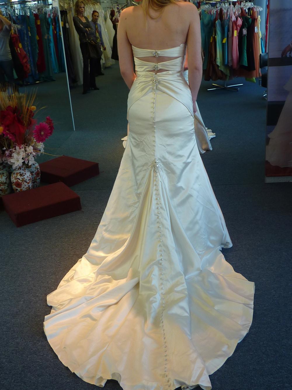 Size 6 Arlet Bridal Store Exclusive Gown in Ivory NEVER BEEN WORN $900