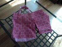 Pink and white circled themed tote bags
Quantity: 5
Price:1.00 each