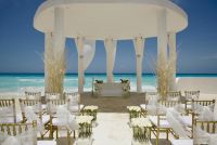 www.crystalwaterweddings.com Experienced travel agents who strongly value providing first class service and have a deep passion for destination weddings. 