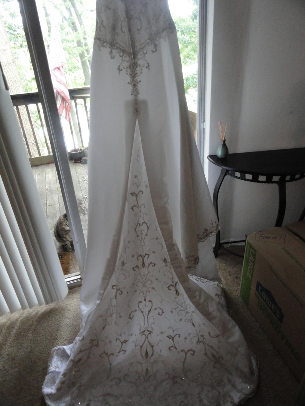 Mori Lee Wedding Dress: Size 14--NEVER WORN